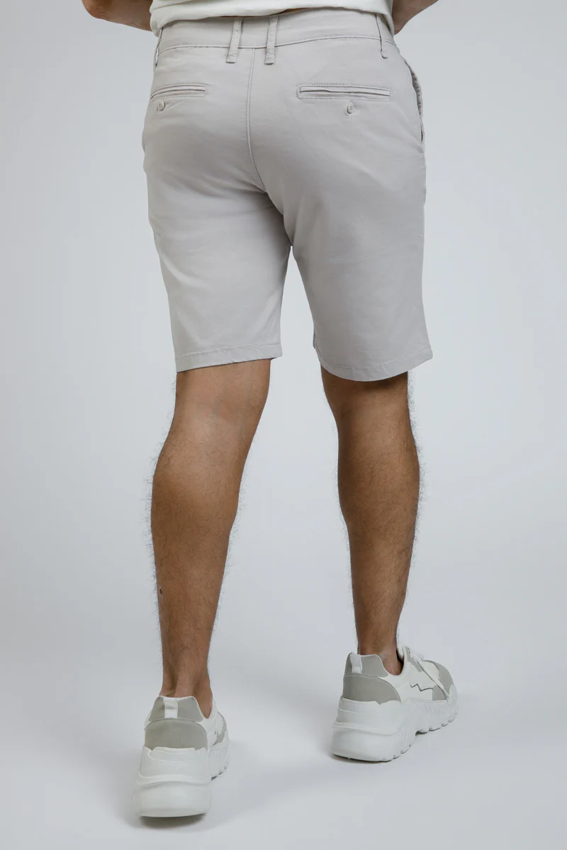 شورت أساسي بتصميم عملي - Image 11
