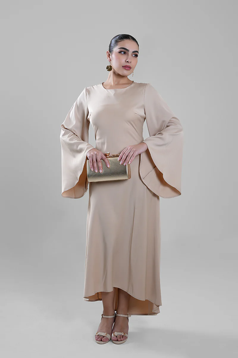 فستان طويل انسيابي بأكمام واسعة - Image 5