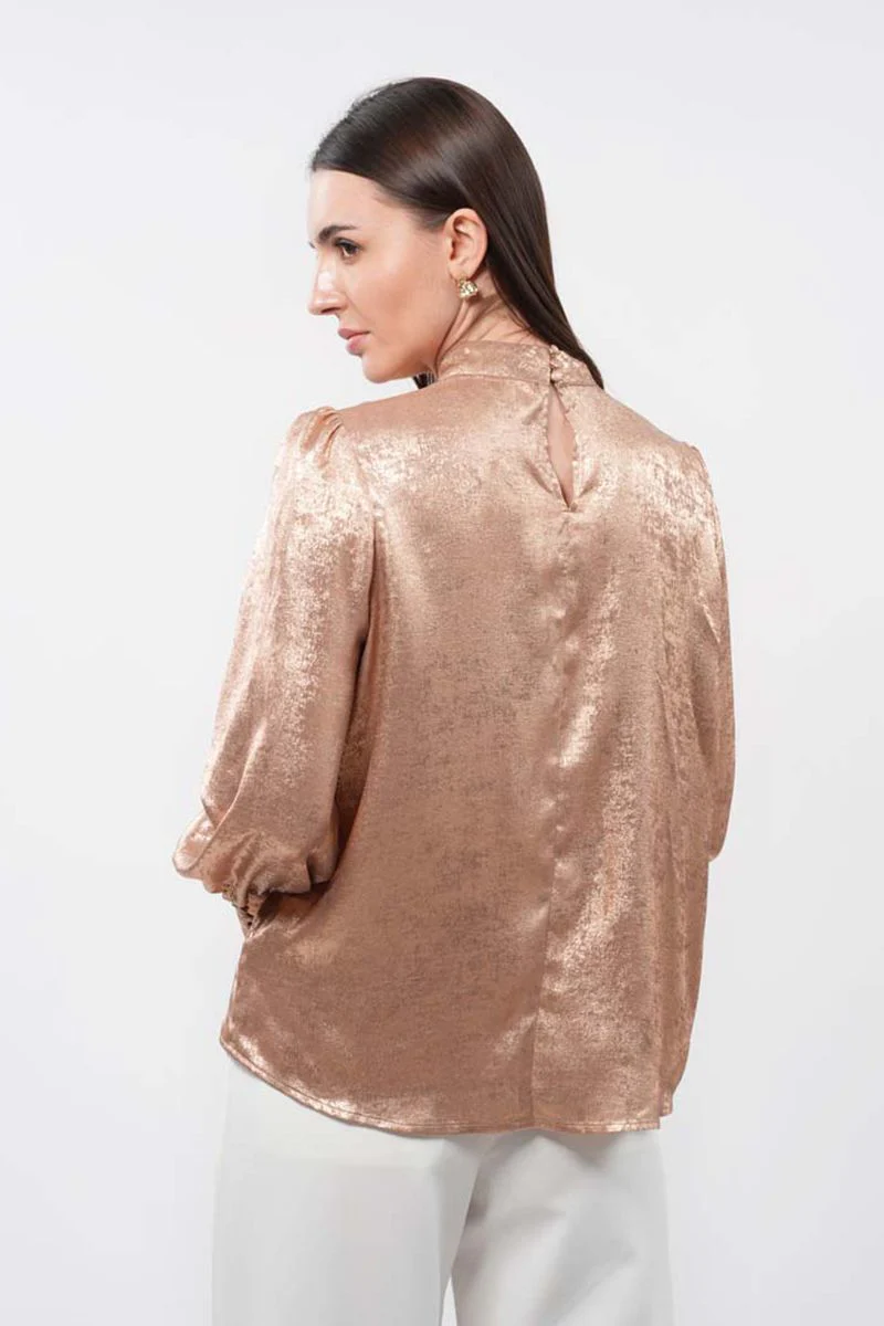بلوزة نسائية بلون ميتاليك - Image 3