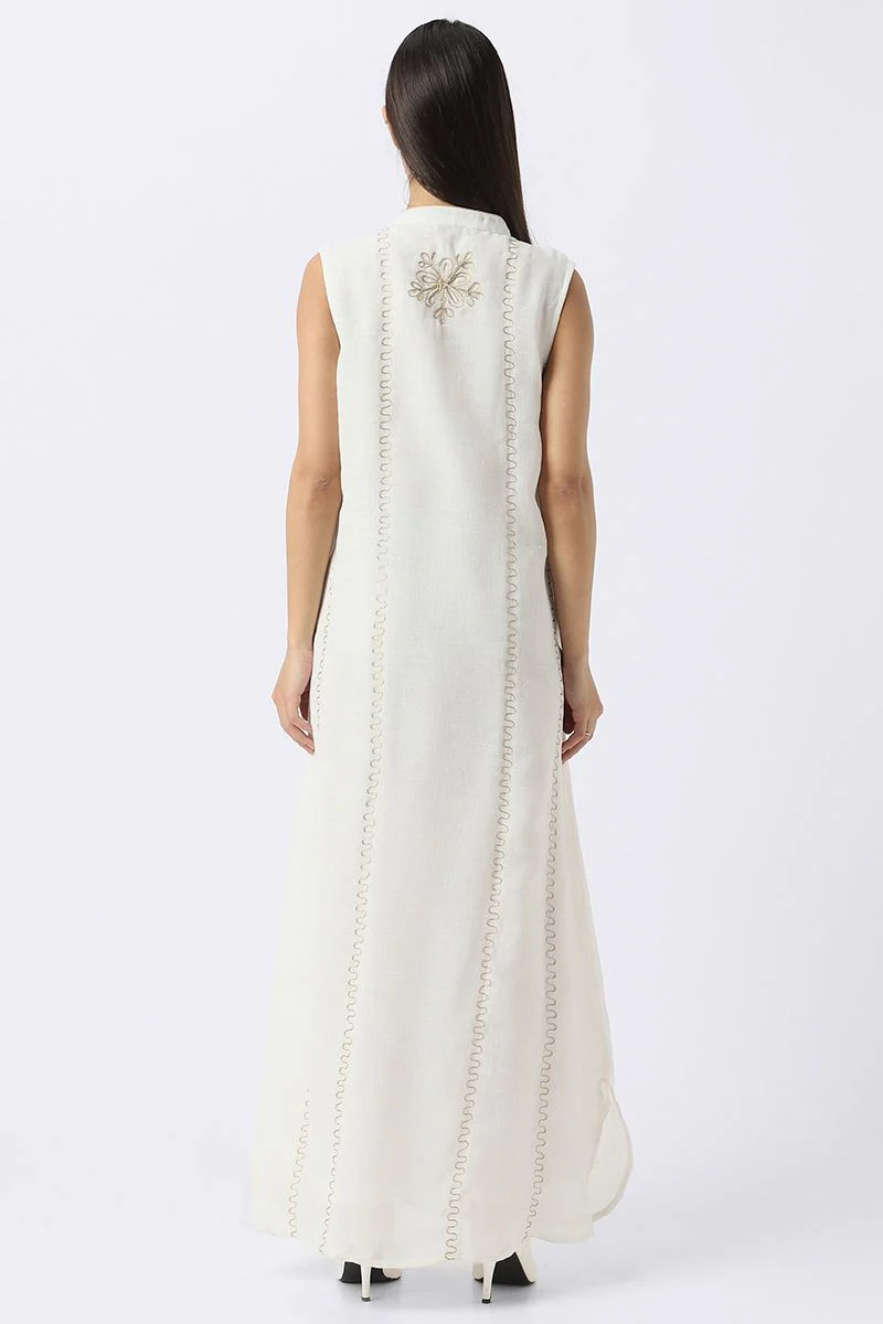 فستان نسائي ماكسي بدون أكمام وبتطريز - Image 4