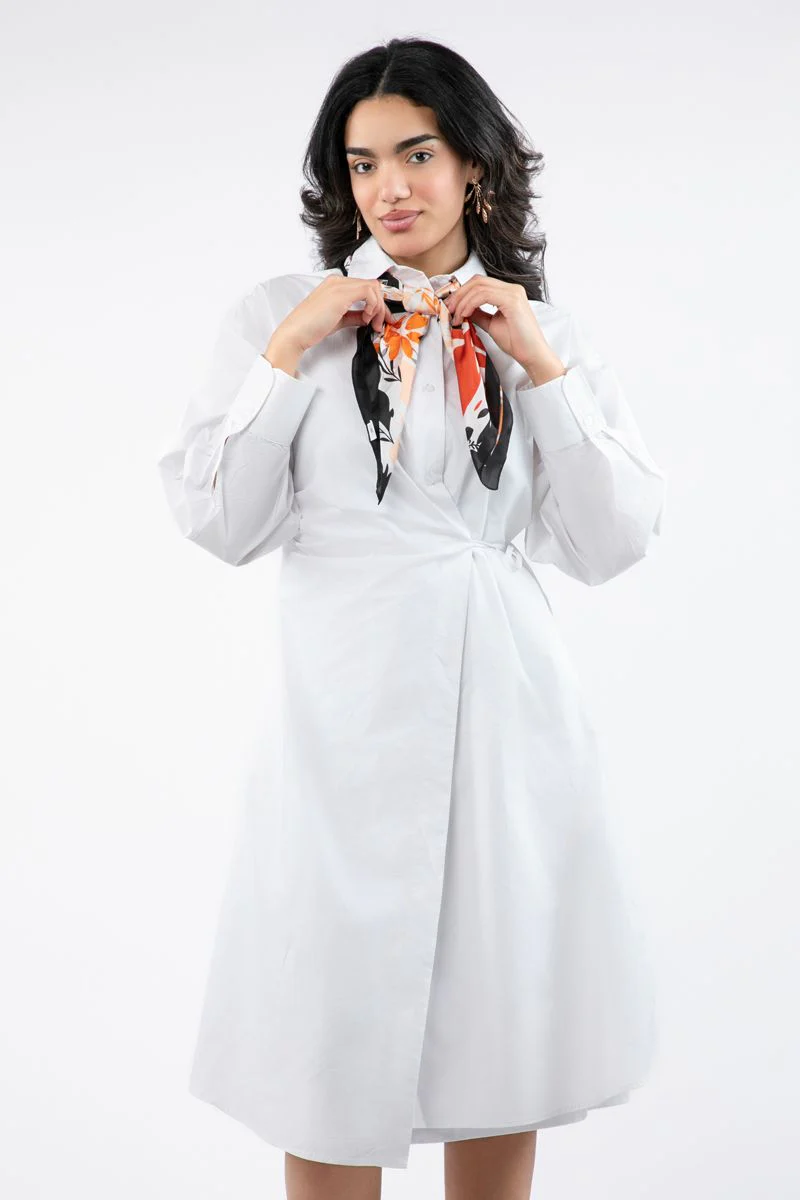 فستان نسائي بنمط لف ولون موحد - Image 10