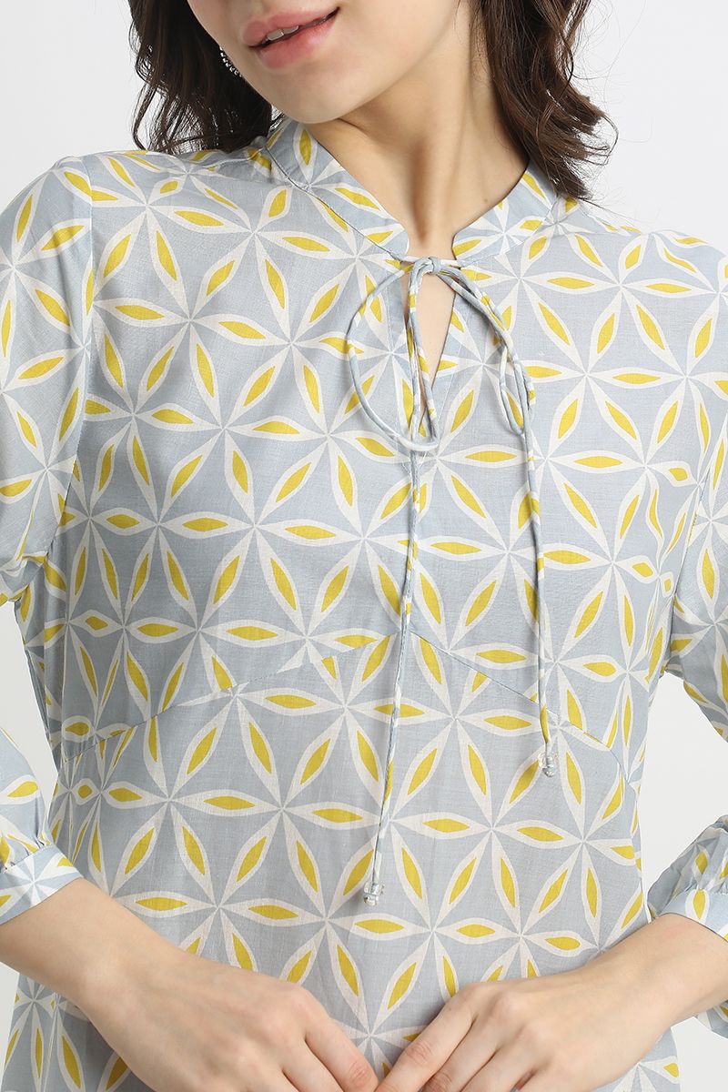 فستان نسائي ماكسي بأكمام طويلة وستايل طبقات بنمط طبع بالكامل - Image 11