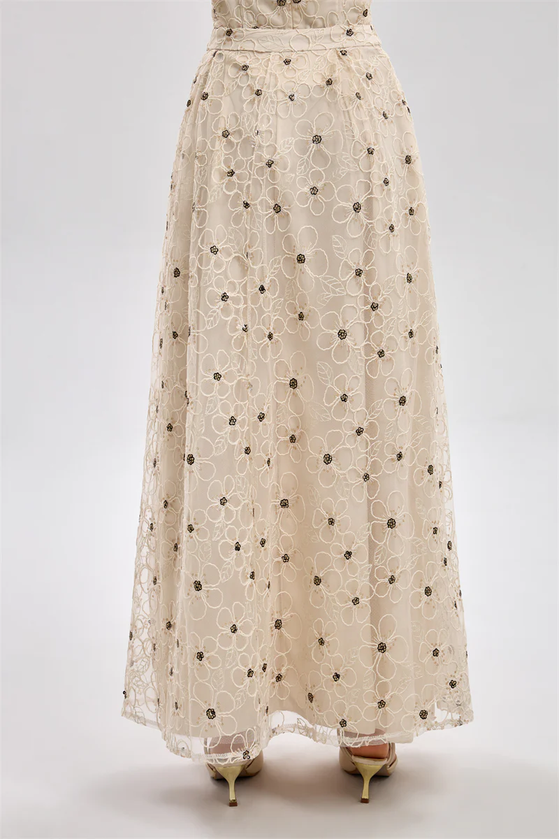 تنورة نسائية طويلة مطرزة - Image 3